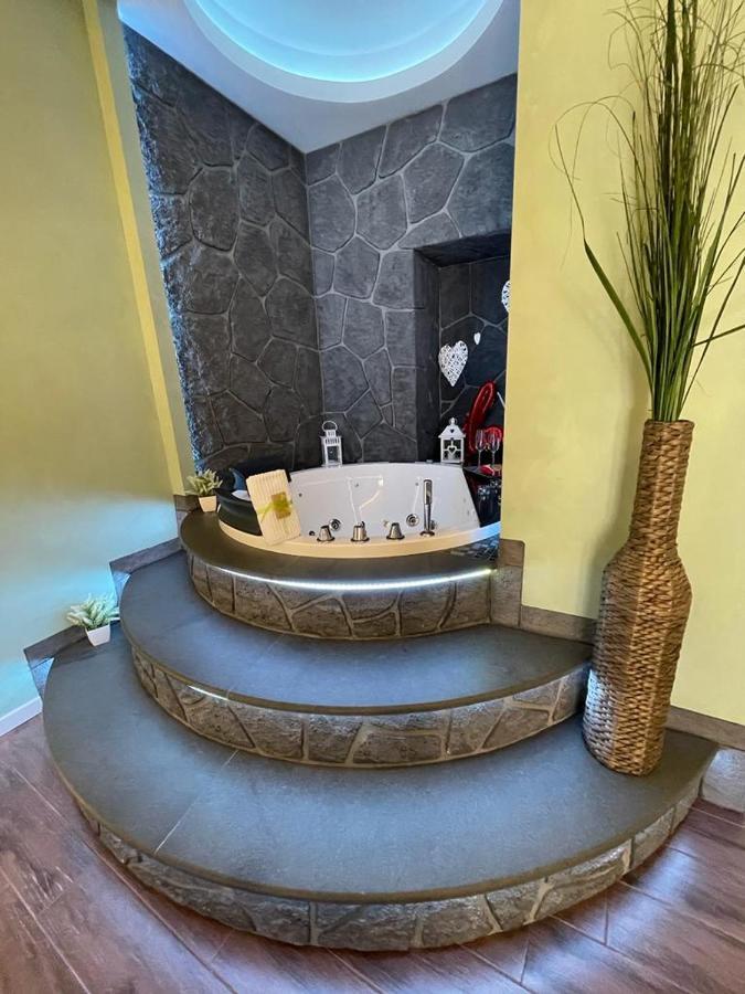 Th Luxury Suite จีอาร์ดีนี นักซอส ภายนอก รูปภาพ