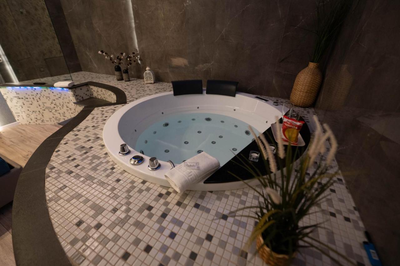 Th Luxury Suite จีอาร์ดีนี นักซอส ภายนอก รูปภาพ
